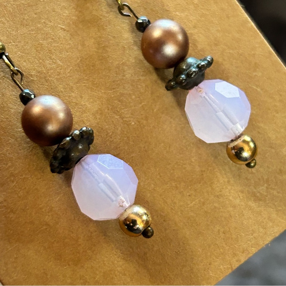 Handcrafted elegant vintage bead faceted hematite earrings - Picture 3 of 4